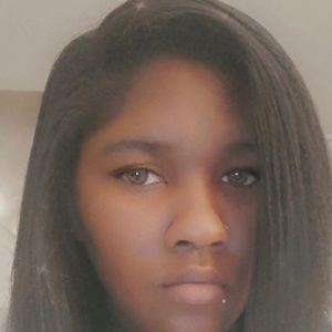 Meet your Posher, Monique